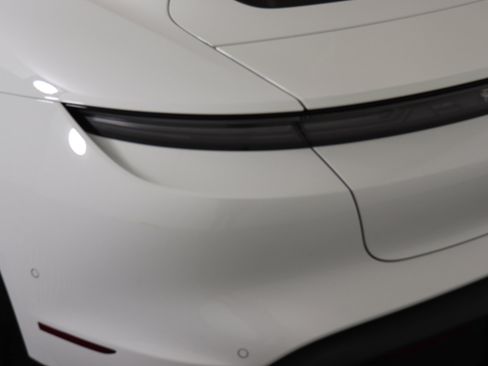 Used 2025 Porsche Taycan image 16