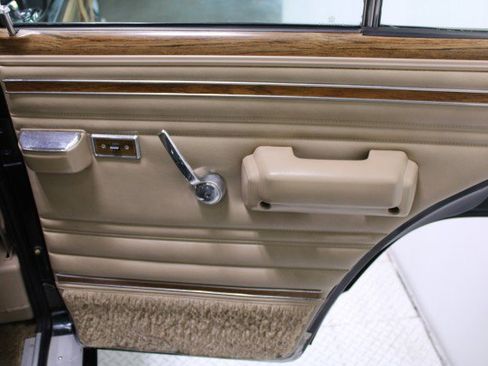 Used 1991 Jeep Grand Wagoneer 4X4 image 59