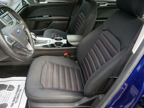 Used 2013 Ford Fusion SE image 25