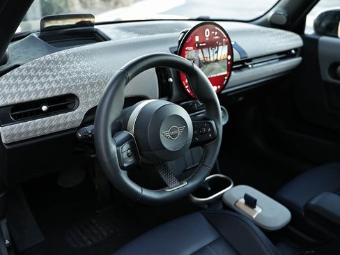 Used 2025 MINI Cooper S image 17