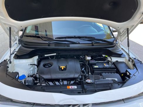 Used 2025 Kia Soul LX w/ LX Technology Package FWD image 30