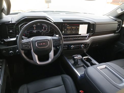 Used 2022 GMC Sierra 1500 SLT AWD/4WD image 27