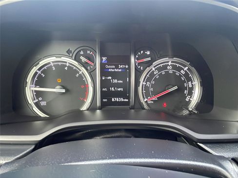 Used 2020 Toyota 4Runner TRD Off-Road Premium image 24