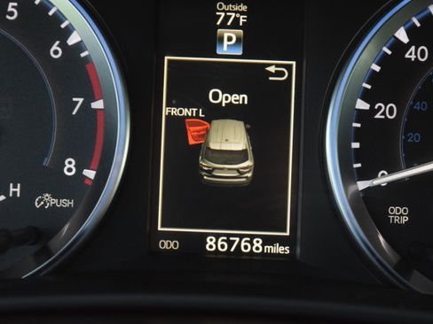 Used 2016 Toyota Highlander XLE AWD/4WD image 14