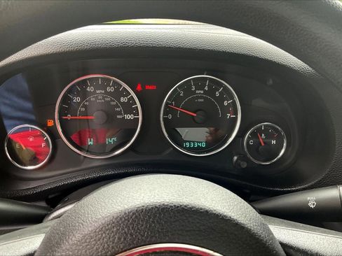 Used 2013 Jeep Wrangler Sport AWD/4WD image 13