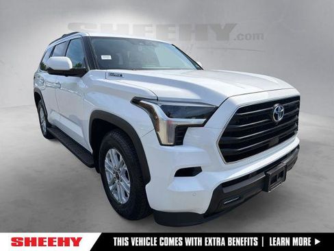 Used 2024 Toyota Sequoia SR5 w/ SR5 Premium Package AWD/4WD image 1