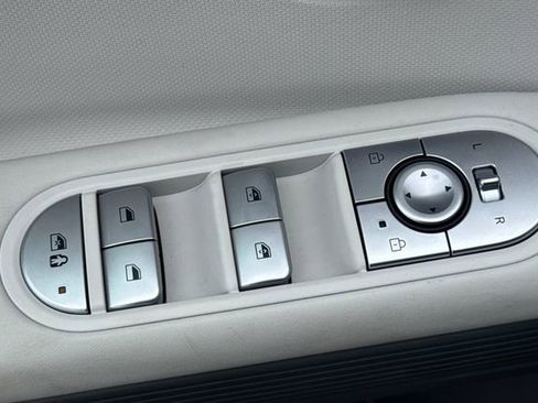 Used 2024 Hyundai Ioniq 5 SEL image 12