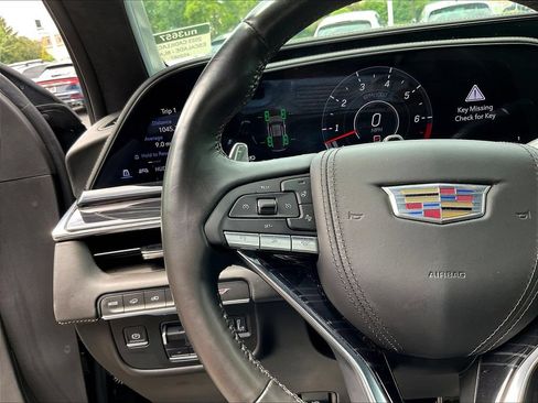 Used 2023 Cadillac Escalade ESV V w/ LPO, ONYX Package AWD/4WD image 8