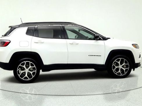 Used 2024 Jeep Compass Limited AWD/4WD image 4