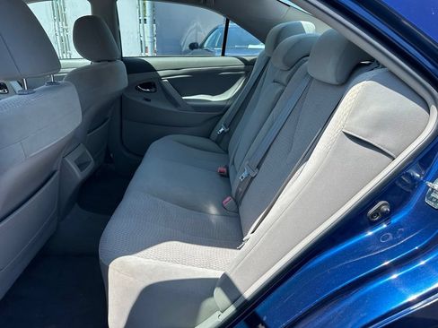 Used 2011 Toyota Camry LE FWD image 6