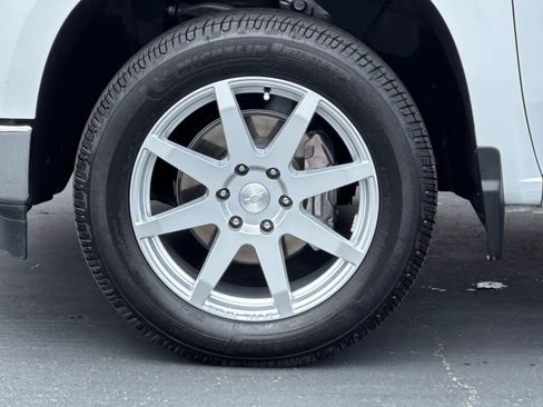 Used 2024 Chevrolet Silverado 1500 LT RWD image 31