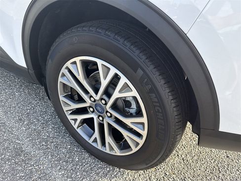 Used 2022 Ford Escape SEL w/ Technology Package image 19