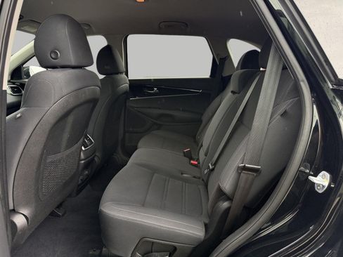 Used 2019 Kia Sorento FWD w/ LX Convenience Package image 23
