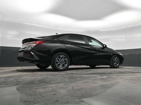 New 2026 Hyundai Elantra Blue image 37