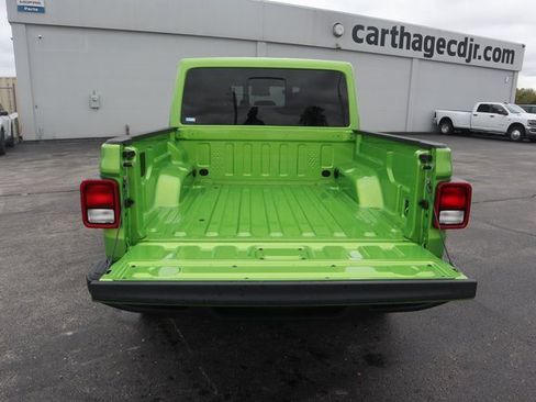 New 2025 Jeep Gladiator Sport image 23