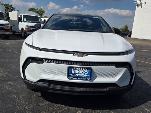 New 2026 Chevrolet Equinox EV LT image 2