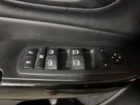 Used 2019 Jeep Cherokee Latitude Plus AWD/4WD image 20