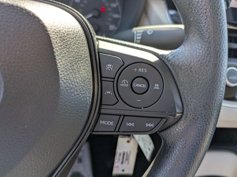 Certified 2023 Toyota Corolla LE image 18