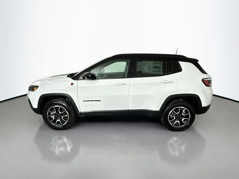 New 2026 Jeep Compass Trailhawk w/ Sun, Sound & Navigation Group AWD/4WD image 4