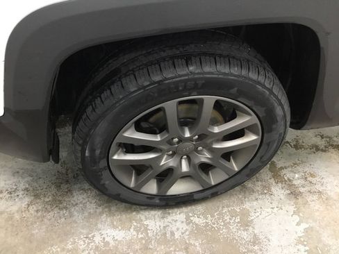 Used 2016 Jeep Renegade 75th Anniversary AWD/4WD image 4