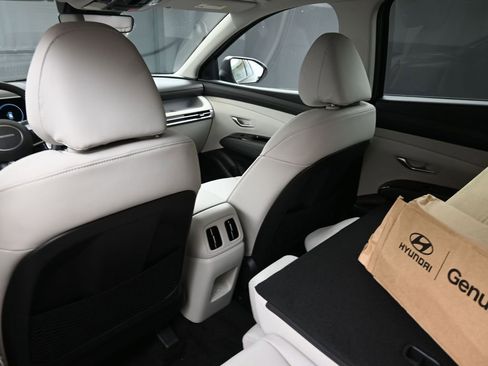 New 2026 Hyundai Tucson Limited image 19