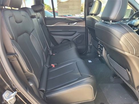New 2025 Jeep Grand Cherokee Limited w/ Luxury Tech Group II image 15
