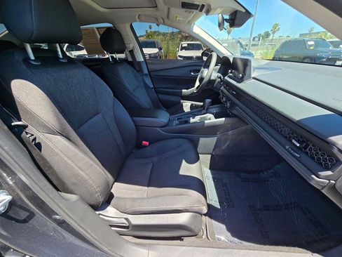 Used 2025 Honda Accord SE image 11