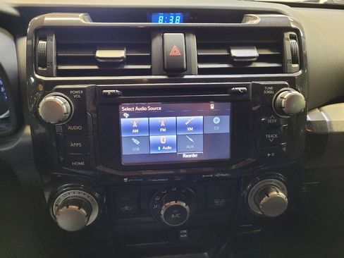Used 2018 Toyota 4Runner TRD Off-Road AWD/4WD image 25