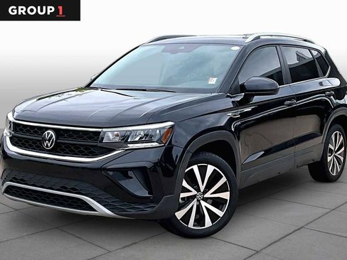 Used 2024 Volkswagen Taos SE FWD image 1