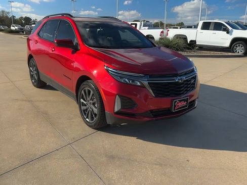 Used 2022 Chevrolet Equinox RS image 3
