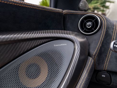Used 2020 McLaren 600LT Spider RWD image 20