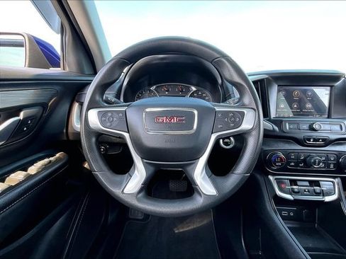 Used 2022 GMC Terrain SLE w/ Driver Convenience Package FWD image 17