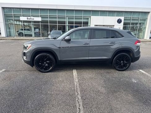 Certified 2025 Volkswagen Atlas Cross Sport SE w/ Black Wheel Package image 5
