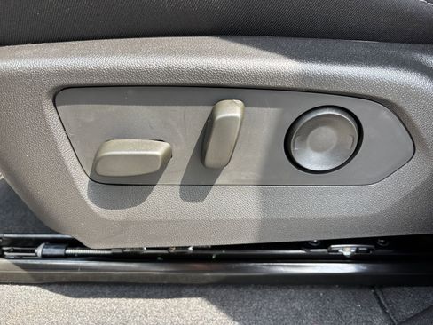 New 2026 GMC Canyon Elevation w/ Convenience Package image 24