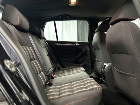 Used 2012 Volkswagen Golf 4-Door image 24