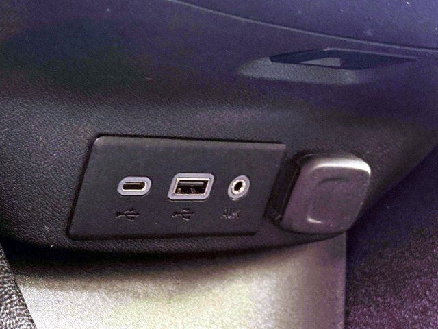 Used 2020 Chevrolet Malibu LT FWD image 28