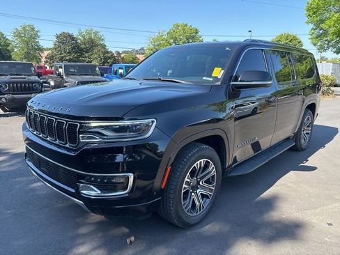 Used 2023 Jeep Wagoneer L Series II image 3