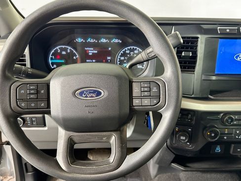 Used 2024 Ford F250 XLT image 11