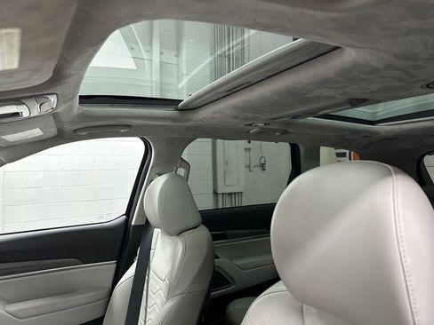 Used 2022 Kia Telluride SX w/ SX Prestige Package image 31