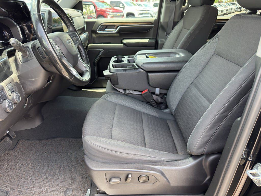 Used 2024 Chevrolet Silverado 1500 LT Trail Boss w/ Protection Package AWD/4WD image 10