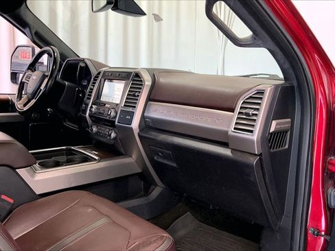 Used 2017 Ford F250 Platinum w/ FX4 Off-Road Package AWD/4WD image 28