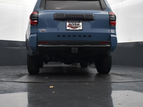 Used 2025 Toyota 4Runner SR5 RWD image 31