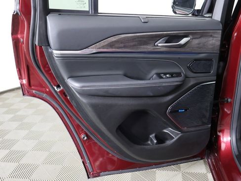 Used 2023 Jeep Grand Cherokee Overland w/ Adv Protech Group III image 30