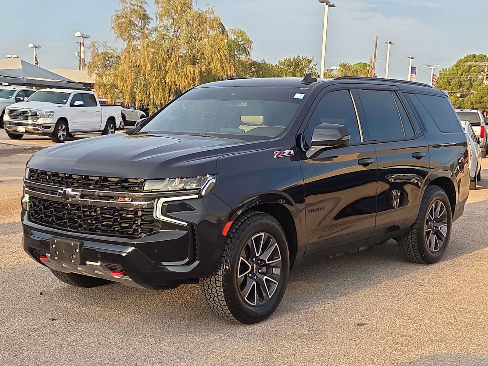Used 2022 Chevrolet Tahoe Z71 w/ Z71 Off-Road Package AWD/4WD image 4