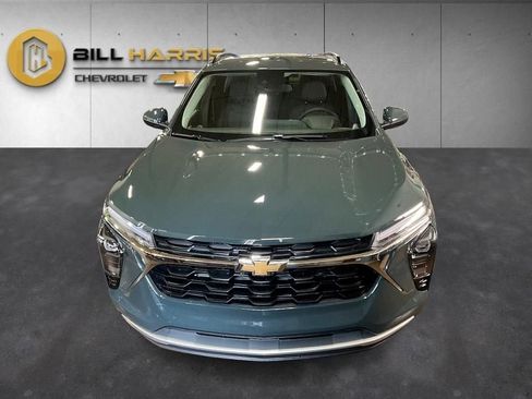 New 2026 Chevrolet Trax LT w/ Driver Confidence Package FWD image 9