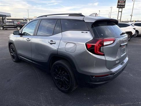 Used 2023 GMC Terrain SLE w/ Driver Convenience Package image 6