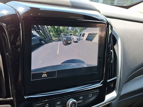 Used 2023 Chevrolet Traverse LT AWD/4WD image 19