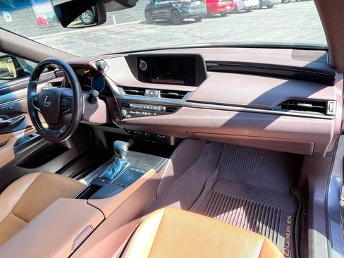 Used 2020 Lexus ES 350 w/ Premium Package FWD image 9
