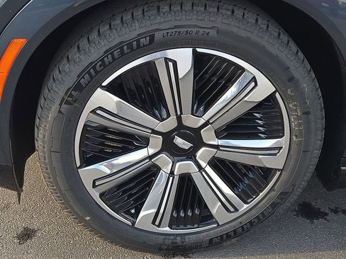 New 2026 Cadillac Escalade IQ Luxury 1 w/ LPO, Floor Liner Package image 9