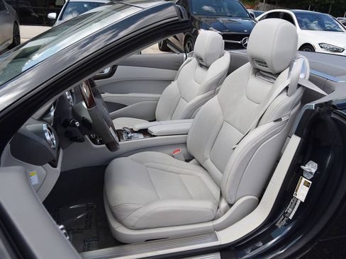 Used 2013 Mercedes-Benz SL 550 image 50
